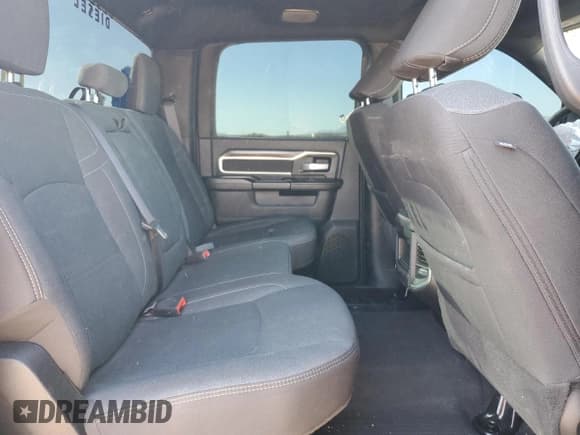 ✅ 2024 Ram 2500 Big Horn • VIN: 3C6UR5DL0RG252680 • Lot: 80583425. Wystawiony na Copart z przebiegiem 35 734 mil. Bezpłatny archiwum sprzedaży aukcyjnych z USA i szczegółowy raport historii pojazdu na DreamBid. Zdjęcie 10.