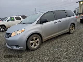 ✅ 2012 Toyota Sienna • VIN: 5TDZK3DC3CS214554 • Лот: 95109505. Опубликован ранее на Copart с пробегом 138 498 миль. Бесплатный доступ к архиву аукционных продаж из США и подробный отчёт об истории автомобиля на DreamBid. Изображение 1.
