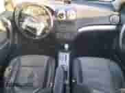 2011 Chevrolet Aveo 2LT z VIN KL1TG5DE5BB115378, wystawiony jako Copart lot #82051914 z przebiegiem 125 748 mil mil oraz Szkoda całkowita • Salvage title. Historia ofert i sprzedaży dostępna na DreamBid. Obrazek 8.