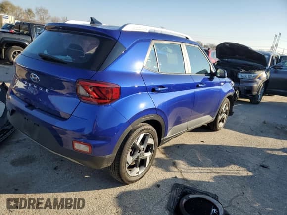✅ 2022 Hyundai Venue SEL • VIN: KMHRC8A38NU137141 • Lot: 81137554. Listed on Copart with 23,772 mi. Free auction sales archive from the USA and detailed vehicle history report at DreamBid. Image 3.