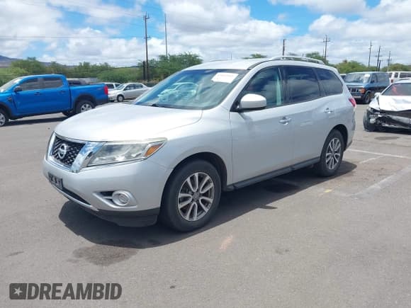 ✅ 2014 Nissan Pathfinder SL • VIN: 5N1AR2MN2EC728562 • Lot: 42463502. Listed on IAAI with 140,599 mi. Free auction sales archive from the USA and detailed vehicle history report at DreamBid. Image 2.