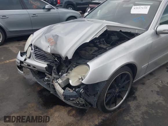 ✅ 2006 Mercedes-Benz E 350 • VIN: WDBUF56J36A812200 • Lot: 43537135. Wystawiony na IAAI z przebiegiem 222 514 mil. Bezpłatny archiwum sprzedaży aukcyjnych z USA i szczegółowy raport historii pojazdu na DreamBid. Zdjęcie 6.