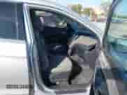 2016 Hyundai Santa Fe z VIN 5XYZTDLB8GG351827, wystawiony jako IAAI lot #43425613 z przebiegiem 145 079 mil mil oraz . Historia ofert i sprzedaży dostępna na DreamBid. Obrazek 5.