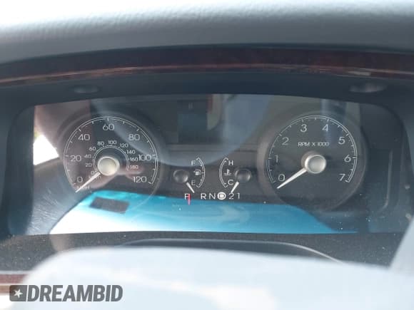 ✅ 2006 Lincoln Town Car Signature • VIN: 1LNHM81W06Y617350 • Lot: 42450529. Listed on IAAI with Not provided. Free auction sales archive from the USA and detailed vehicle history report at DreamBid. Image 7.