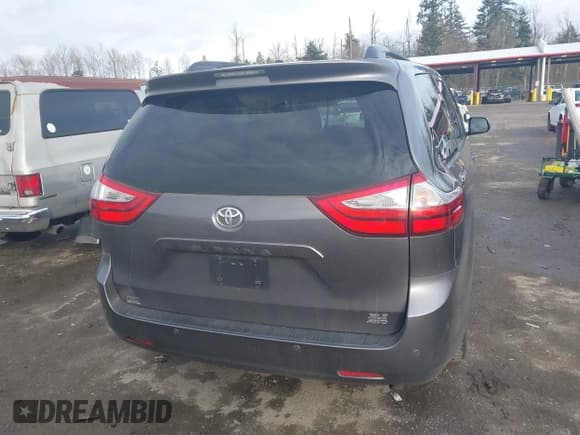 ✅ 2017 Toyota Sienna XLE • VIN: 5TDDZ3DC4HS160419 • Lot: 41633767. Listed on IAAI with 84,888 mi. Free auction sales archive from the USA and detailed vehicle history report at DreamBid. Image 16.