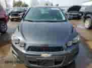 2014 Chevrolet Sonic LT z VIN 1G1JC6EH0E4209809, wystawiony jako Copart lot #51433635 z przebiegiem 127 868 mil mil oraz Czysty tytuł • Clean title. Historia ofert i sprzedaży dostępna na DreamBid. Obrazek 5.