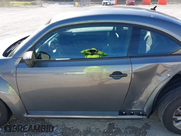 ✅ 2016 Volkswagen Beetle Fleet Edition • VIN: 3VWF17AT1GM625794 • Lot: 43520915. Listed on IAAI with Not provided. Free auction sales archive from the USA and detailed vehicle history report at DreamBid. Image 13.