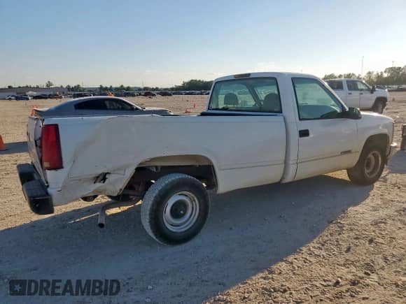 1998 Chevrolet Silverado 1500 z VIN 1GCEC14W5WZ275210, wystawiony jako Copart lot #84660155 z przebiegiem 137 219 mil mil oraz Nie do naprawy • Non repairable. Historia ofert i sprzedaży dostępna na DreamBid. Obrazek 3.