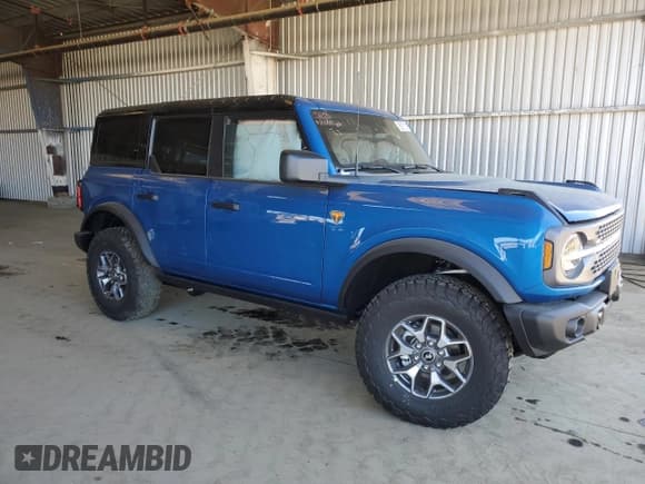 ✅ 2025 Ford Bronco Badlands • VIN: 1FMEE9BP6SLA68497 • Lot: 57656665. Wystawiony na Copart z przebiegiem Nie podano. Bezpłatny archiwum sprzedaży aukcyjnych z USA i szczegółowy raport historii pojazdu na DreamBid. Zdjęcie 4.