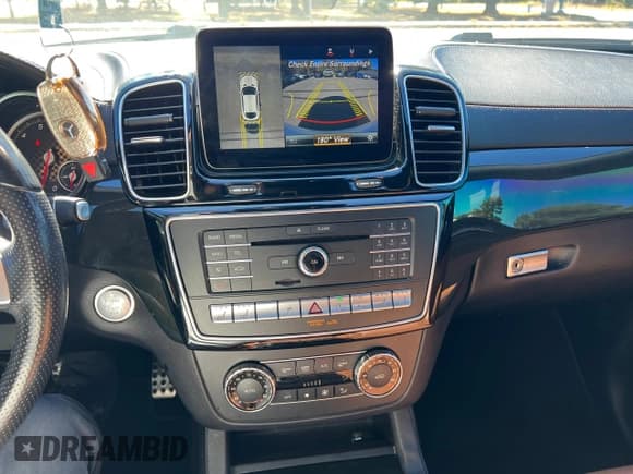 ✅ 2016 Mercedes-Benz GLE 450 AMG • VIN: 4JGED6EB6GA033334 • Lot: 85013075. Wystawiony na Copart z przebiegiem 126 148 mil. Bezpłatny archiwum sprzedaży aukcyjnych z USA i szczegółowy raport historii pojazdu na DreamBid. Zdjęcie 10.