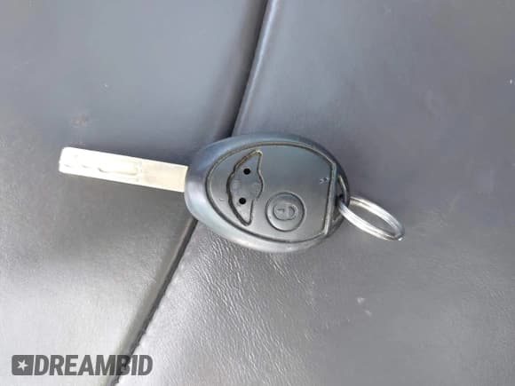 ✅ 2003 MINI Hardtop S • VIN: WMWRE33443TD60271 • Лот: 42129529. Опубликован ранее на IAAI с пробегом 94 082 миль. Бесплатный доступ к архиву аукционных продаж из США и подробный отчёт об истории автомобиля на DreamBid. Изображение 11.