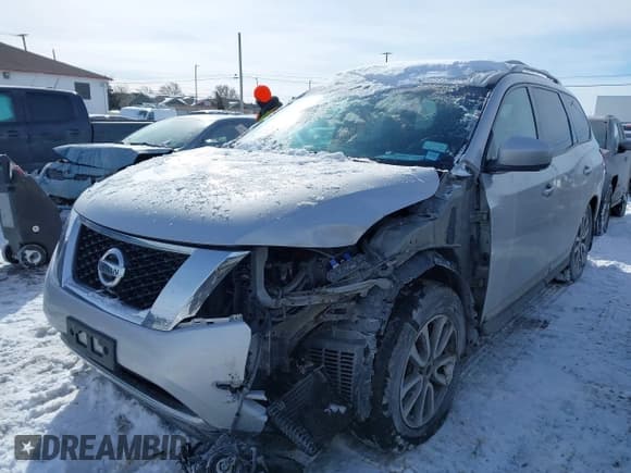 ✅ 2015 Nissan Pathfinder S • VIN: 5N1AR2MM3FC689005 • Lot: 41397166. Wystawiony na IAAI z przebiegiem 143 345 mil. Bezpłatny archiwum sprzedaży aukcyjnych z USA i szczegółowy raport historii pojazdu na DreamBid. Zdjęcie 17.