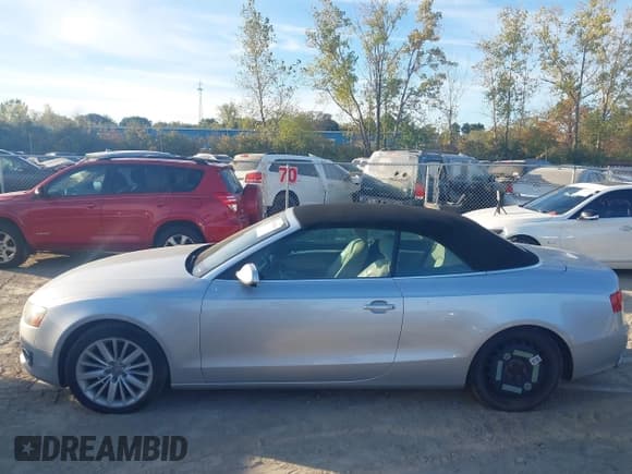 ✅ 2012 Audi A5 Premium Plus • VIN: WAULFAFH2CN001198 • Lot: 43354006. Listed on IAAI with 225,490 mi. Free auction sales archive from the USA and detailed vehicle history report at DreamBid. Image 14.