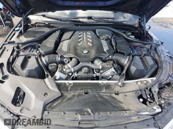 ✅ 2020 BMW 5 Series M550i xDrive • VIN: WBAJS7C02LBN96334 • Lot: 71256445. Wystawiony na Copart z przebiegiem 65 174 mil. Bezpłatny archiwum sprzedaży aukcyjnych z USA i szczegółowy raport historii pojazdu na DreamBid. Zdjęcie 11.