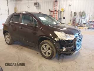 2020 Chevrolet Trax LT z VIN KL7CJPSB2LB326888, wystawiony jako IAAI lot #42214102 z przebiegiem 96 173 mil mil oraz . Historia ofert i sprzedaży dostępna na DreamBid. Obrazek 1.
