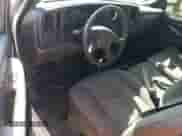 2004 Chevrolet Silverado 1500 LS z VIN 1GCEC14VX4Z171221, wystawiony jako Copart lot #78542024 z przebiegiem 254 153 mil mil oraz Szkoda całkowita • Salvage title. Historia ofert i sprzedaży dostępna na DreamBid. Obrazek 8.