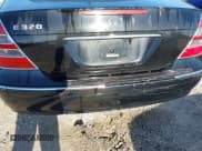 ✅ 2005 Mercedes-Benz E 320 • VIN: WDBUF65J05A673388 • Lot: 42294901. Wystawiony na IAAI z przebiegiem Nie podano. Bezpłatny archiwum sprzedaży aukcyjnych z USA i szczegółowy raport historii pojazdu na DreamBid. Zdjęcie 6.