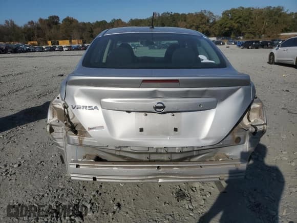 ✅ 2018 Nissan Versa SV • VIN: 3N1CN7AP9JL820300 • Lot: 92606495. Wystawiony na Copart z przebiegiem 69 488 mil. Bezpłatny archiwum sprzedaży aukcyjnych z USA i szczegółowy raport historii pojazdu na DreamBid. Zdjęcie 6.