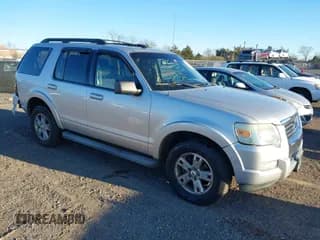 ✅ 2010 Ford Explorer XLT • VIN: 1FMEU7DE1AUA79256 • Lot: 43626952. Wystawiony na IAAI z przebiegiem 158 088 mil. Bezpłatny archiwum sprzedaży aukcyjnych z USA i szczegółowy raport historii pojazdu na DreamBid. Zdjęcie 1.