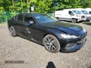 ✅ 2020 Volvo S60 Momentum • VIN: 7JRA22TK9LG063862 • Lot: 53889453. Wystawiony na Copart z przebiegiem 29 491 mil. Bezpłatny archiwum sprzedaży aukcyjnych z USA i szczegółowy raport historii pojazdu na DreamBid. Zdjęcie 4.