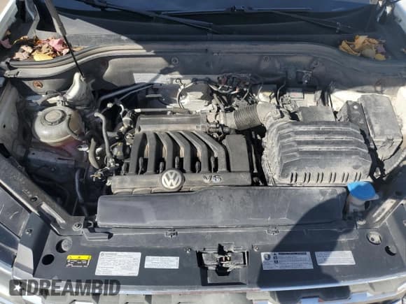 ✅ 2018 Volkswagen Atlas SEL • VIN: 1V2MR2CA1JC568067 • Лот: 85173735. Опубликован ранее на Copart с пробегом 203 846 миль. Бесплатный доступ к архиву аукционных продаж из США и подробный отчёт об истории автомобиля на DreamBid. Изображение 11.