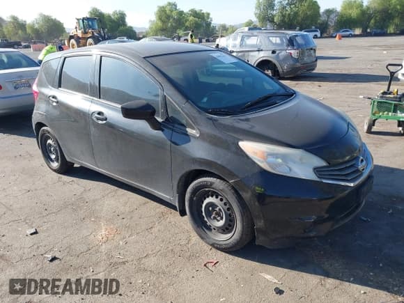 ✅ 2015 Nissan Note S • VIN: 3N1CE2CPXFL448859 • Lot: 43032191. Wystawiony na IAAI z przebiegiem 142 947 mil. Bezpłatny archiwum sprzedaży aukcyjnych z USA i szczegółowy raport historii pojazdu na DreamBid. Zdjęcie 1.