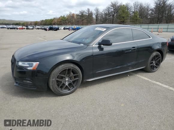 ✅ 2016 Audi A5 Premium • VIN: WAUD2AFR3GA015522 • Lot: 50330945. Wystawiony na Copart z przebiegiem 78 105 mil. Bezpłatny archiwum sprzedaży aukcyjnych z USA i szczegółowy raport historii pojazdu na DreamBid. Zdjęcie 1.