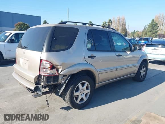 ✅ 2003 Mercedes-Benz M 320 • VIN: 4JGAB54E03A382686 • Лот: 43771760. Опубликован ранее на IAAI с пробегом 163 030 миль. Бесплатный доступ к архиву аукционных продаж из США и подробный отчёт об истории автомобиля на DreamBid. Изображение 4.