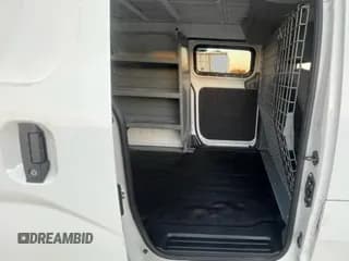 ✅ 2014 Nissan NV200 S • VIN: 3N6CM0KN8EK700260 • Lot: 91727385. Wystawiony na Copart z przebiegiem 158 074 mil. Bezpłatny archiwum sprzedaży aukcyjnych z USA i szczegółowy raport historii pojazdu na DreamBid. Zdjęcie 6.