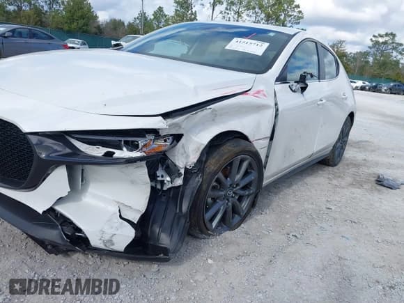 ✅ 2023 Mazda 3 S Preferred • VIN: JM1BPALM3P1600072 • Lot: 41515712. Wystawiony na IAAI z przebiegiem 35 007 mil. Bezpłatny archiwum sprzedaży aukcyjnych z USA i szczegółowy raport historii pojazdu na DreamBid. Zdjęcie 6.