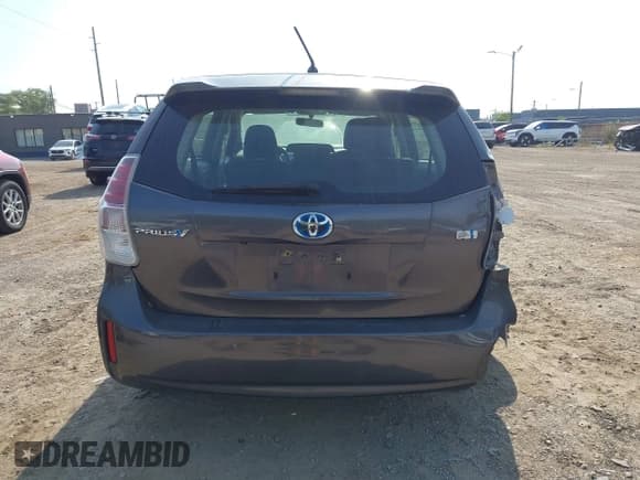 ✅ 2015 Toyota Prius Two • VIN: JTDZN3EUXFJ015856 • Lot: 42910012. Listed on IAAI with 194,958 mi. Free auction sales archive from the USA and detailed vehicle history report at DreamBid. Image 16.