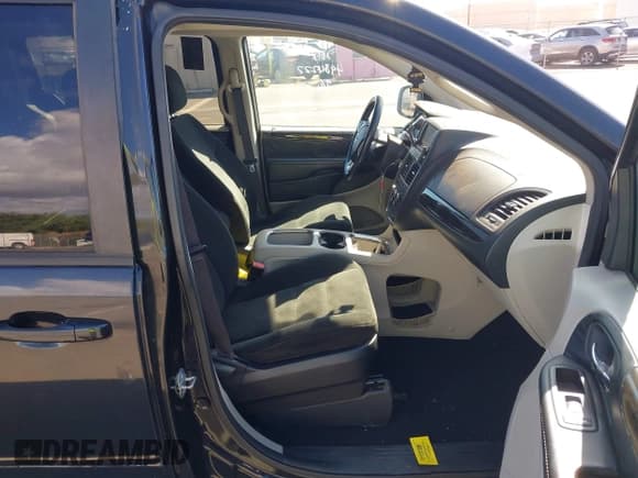 ✅ 2015 Dodge Grand Caravan SXT • VIN: 2C4RDGCG0FR652256 • Lot: 43812116. Listed on IAAI with 81,803 mi. Free auction sales archive from the USA and detailed vehicle history report at DreamBid. Image 5.