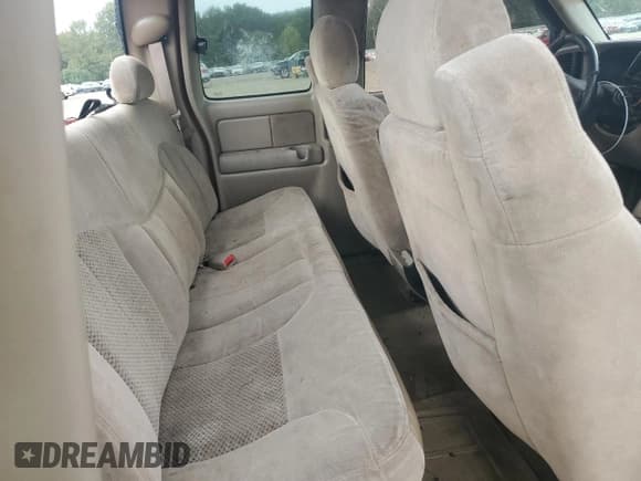 ✅ 2001 Chevrolet Silverado 1500 LS • VIN: 2GCEC19T611339254 • Лот: 89740145. Опубликован ранее на Copart с пробегом 291 463 миль. Бесплатный доступ к архиву аукционных продаж из США и подробный отчёт об истории автомобиля на DreamBid. Изображение 10.