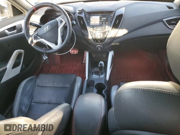 ✅ 2016 Hyundai Veloster Turbo • VIN: KMHTC6AE4GU301371 • Lot: 87440864. Wystawiony na Copart z przebiegiem 95 694 mil. Bezpłatny archiwum sprzedaży aukcyjnych z USA i szczegółowy raport historii pojazdu na DreamBid. Zdjęcie 8.