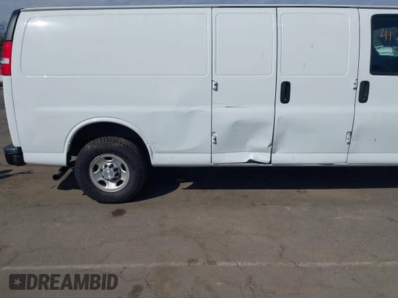 ✅ 2019 Chevrolet Express Cargo • VIN: 1GCWGBFPXK1186665 • Лот: 41795478. Опубликован ранее на IAAI с пробегом 311 142 миль. Бесплатный доступ к архиву аукционных продаж из США и подробный отчёт об истории автомобиля на DreamBid. Изображение 6.
