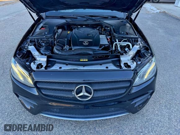 ✅ 2018 Mercedes-Benz E 300 • VIN: WDDZF4JB0JA450746 • Lot: 96372695. Listed on Copart with 93,629 mi. Free auction sales archive from the USA and detailed vehicle history report at DreamBid. Image 10.