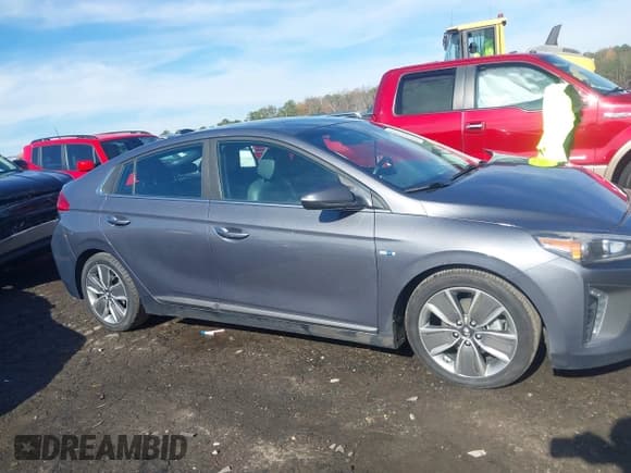 ✅ 2018 Hyundai Ioniq Limited • VIN: KMHC05LC0JU083970 • Lot: 40954180. Wystawiony na IAAI z przebiegiem 110 408 mil. Bezpłatny archiwum sprzedaży aukcyjnych z USA i szczegółowy raport historii pojazdu na DreamBid. Zdjęcie 13.