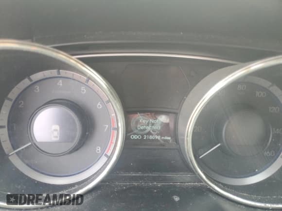 ✅ 2012 Hyundai Sonata SE • VIN: 5NPEC4AC9CH366012 • Lot: 82421325. Listed on Copart with 218,098 mi. Free auction sales archive from the USA and detailed vehicle history report at DreamBid. Image 9.