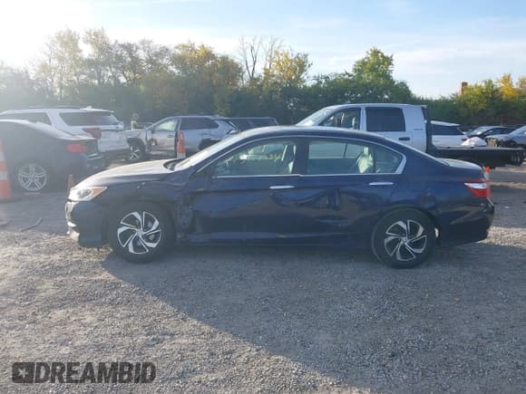 ✅ 2017 Honda Accord LX • VIN: 1HGCR2F39HA173202 • Lot: 43619894. Listed on IAAI with 82,397 mi. Free auction sales archive from the USA and detailed vehicle history report at DreamBid. Image 15.
