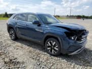 ✅ 2023 Volkswagen Atlas SE • VIN: 1V2LC2CA0PC218015 • Lot: 57940744. Listed on Copart with 18,021 mi. Free auction sales archive from the USA and detailed vehicle history report at DreamBid. Image 4.