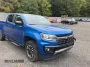 ✅ 2022 Chevrolet Colorado 4WD Z71 • VIN: 1GCGTDEN1N1200985 • Лот: 83494504. Опубликован ранее на Copart с пробегом 27 439 миль. Бесплатный доступ к архиву аукционных продаж из США и подробный отчёт об истории автомобиля на DreamBid. Изображение 1.