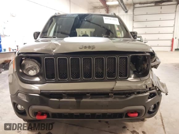 ✅ 2022 Jeep Renegade Trailhawk • VIN: ZACNJDC14NPN47737 • Lot: 43747324. Listed on IAAI with 60,251 mi. Free auction sales archive from the USA and detailed vehicle history report at DreamBid. Image 6.