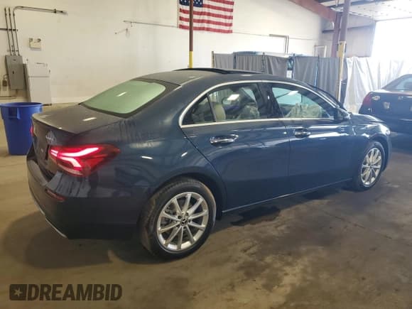 ✅ 2022 Mercedes-Benz A 220 • VIN: W1K3G4FB2NJ370026 • Lot: 71439925. Listed on Copart with 30,154 mi. Free auction sales archive from the USA and detailed vehicle history report at DreamBid. Image 3.