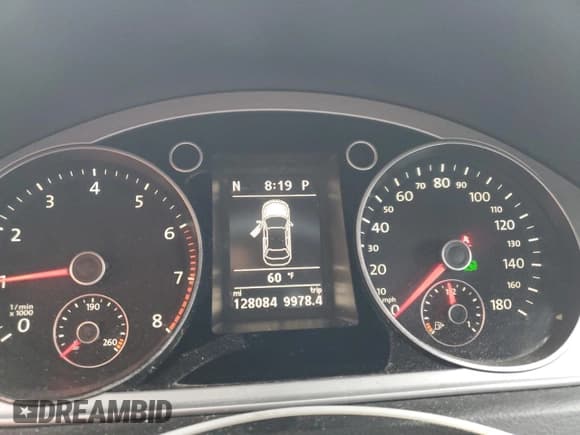 ✅ 2013 Volkswagen CC R-Line • VIN: WVWBP7AN2DE543477 • Lot: 93209515. Listed on Copart with 128,084 mi. Free auction sales archive from the USA and detailed vehicle history report at DreamBid. Image 9.