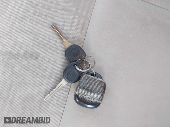 ✅ 2006 Chevrolet Equinox LS • VIN: 2CNDL13F166005458 • Лот: 41964418. Опубликован ранее на IAAI с пробегом 194 783 миль. Бесплатный доступ к архиву аукционных продаж из США и подробный отчёт об истории автомобиля на DreamBid. Изображение 11.