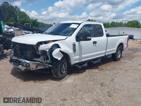 ✅ 2018 Ford F-250 XL • VIN: 1FT7X2A64JEC38334 • Lot: 42254856. Listed on IAAI with 218,324 mi. Free auction sales archive from the USA and detailed vehicle history report at DreamBid. Image 20.