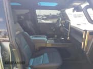 ✅ 2024 GMC Hummer EV 3X • VIN: 1GKB0RDC3RU101111 • Lot: 41857994. Wystawiony na IAAI z przebiegiem 16 246 mil. Bezpłatny archiwum sprzedaży aukcyjnych z USA i szczegółowy raport historii pojazdu na DreamBid. Zdjęcie 5.