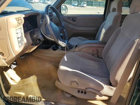 1997 Chevrolet Blazer LS with VIN 1GNDT13W6V2230742, listed as a Copart auction lot 88545005 with 251,684 mi miles and Clean title. Bid and sale history available at DreamBid. Image 7.