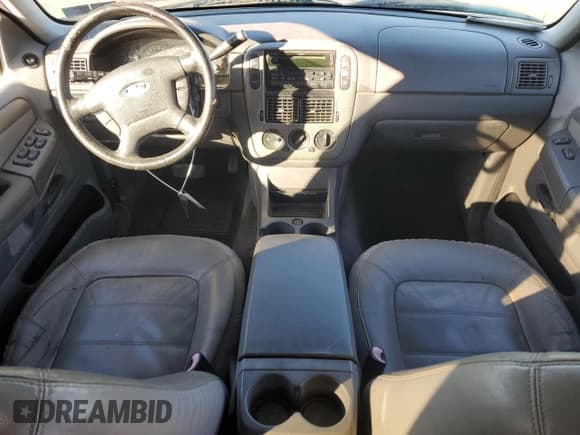 ✅ 2005 Ford Explorer XLT • VIN: 1FMZU73E05UA63381 • Lot: 90029555. Listed on Copart with 236,018 mi. Free auction sales archive from the USA and detailed vehicle history report at DreamBid. Image 8.