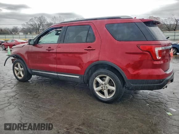 ✅ 2018 Ford Explorer XLT • VIN: 1FM5K7D82JGA87610 • Lot: 94003765. Wystawiony na Copart z przebiegiem 90 878 mil. Bezpłatny archiwum sprzedaży aukcyjnych z USA i szczegółowy raport historii pojazdu na DreamBid. Zdjęcie 2.